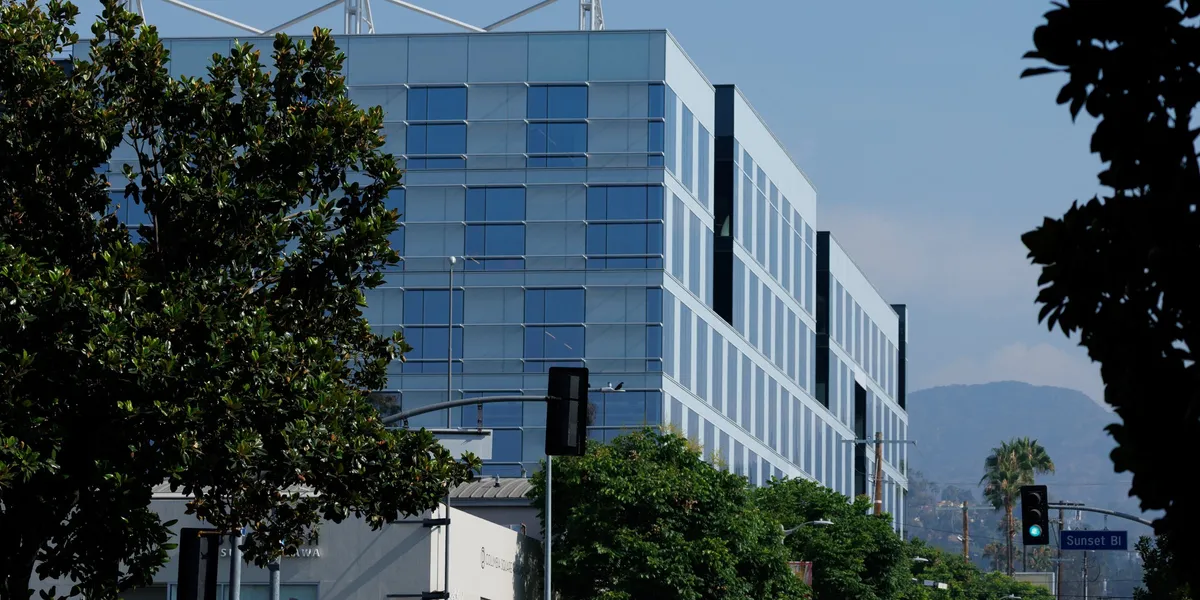 Paramount kaster seg inn i kampen om Warner Bros. – har lagt inn motbud