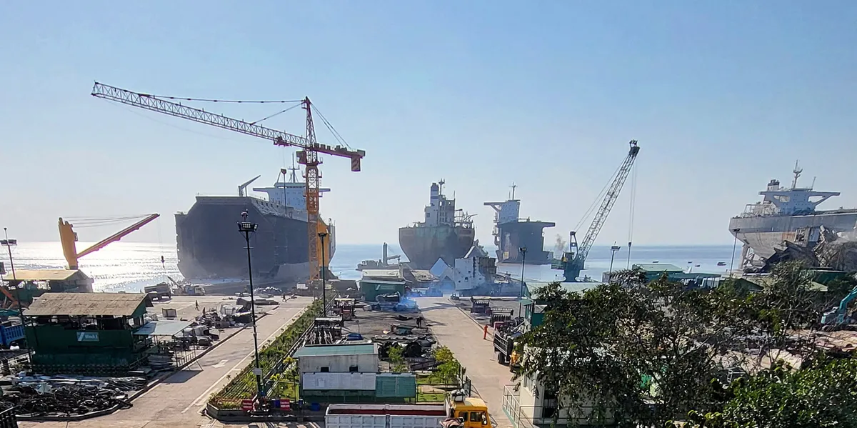 Flag-hopping former Frontline VLCC linked to $24m scrap sale