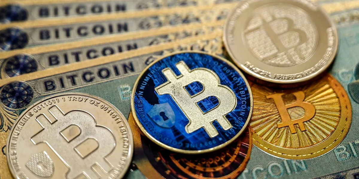 Bitcoin stuper på nytt – verdier for mer enn 1000 mrd. dollar har forduftet