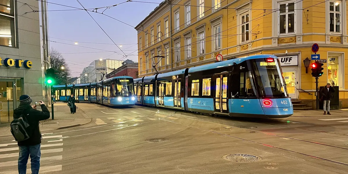 Oslo Sporveier parkerer elsyklene