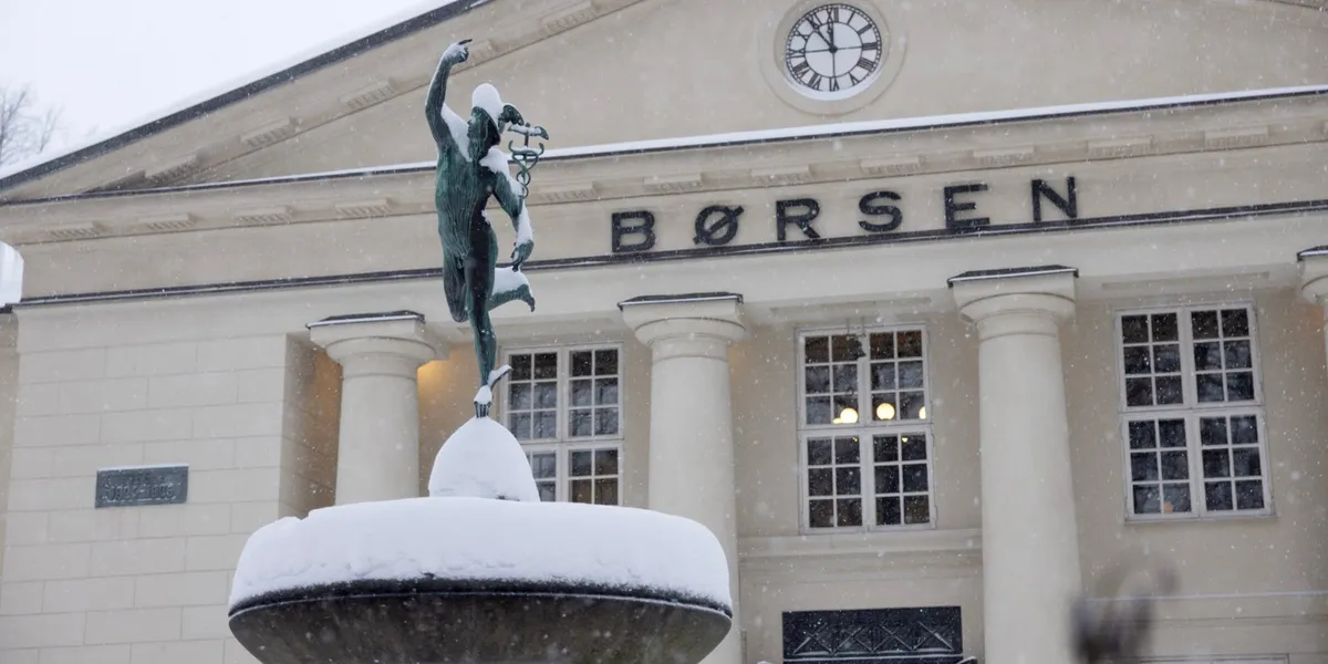 Oslo Børs snur ned etter USAs Venezuela-angrep: – Det virker litt kjedelig med norske aksjer, og det er bra