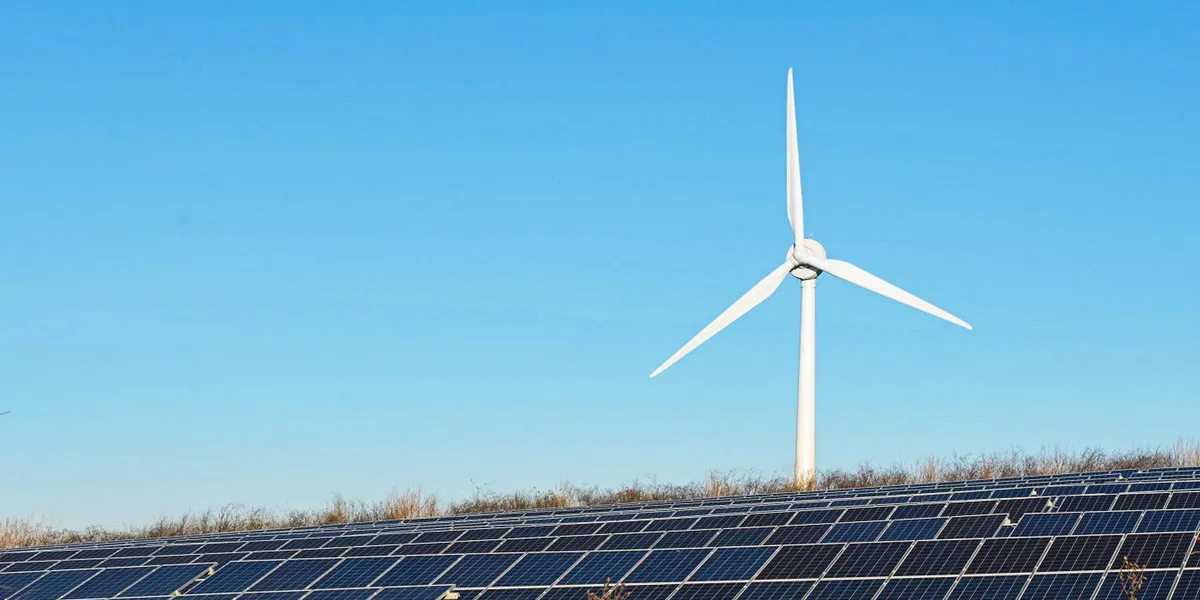 Top US developers plan 94GW of solar and wind power build through 2026 ...