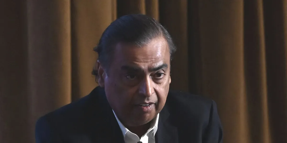 'All under one roof': Oil giant run by India's richest man promises 3 million tonnes of green hydrogen per year by 2032