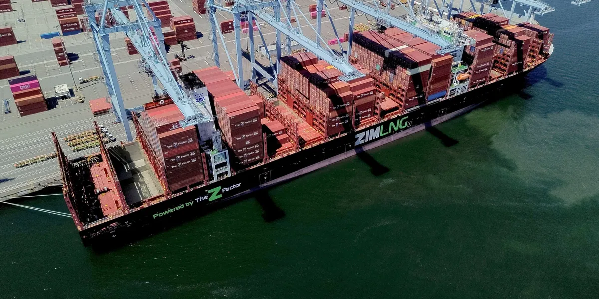 Takeover target Zim in talks to charter up to a dozen Greek newbuildings