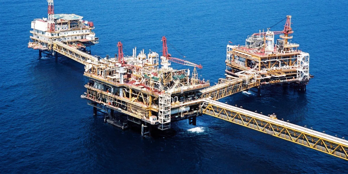 Chinese contracting giant wins $4 billion EPCI deals for huge QatarEnergy offshore development