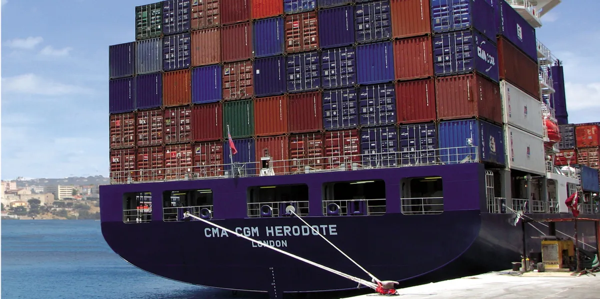Container ship charter rates plunge 20% as default fears rise
