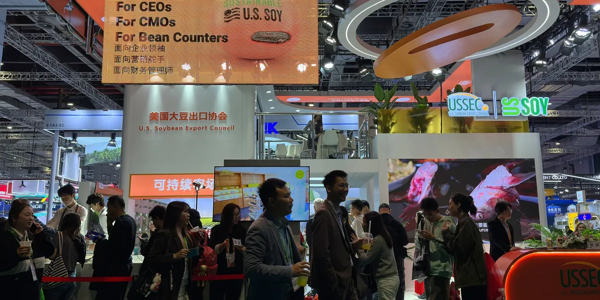 Trump hevder Kina kjøper «masse» – tallene sier motsatt