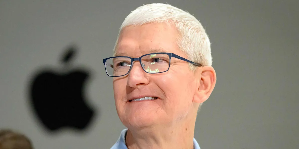 En forsiktig kjempe i KI-kappløpet – Apple omsatte for 102,5 milliarder