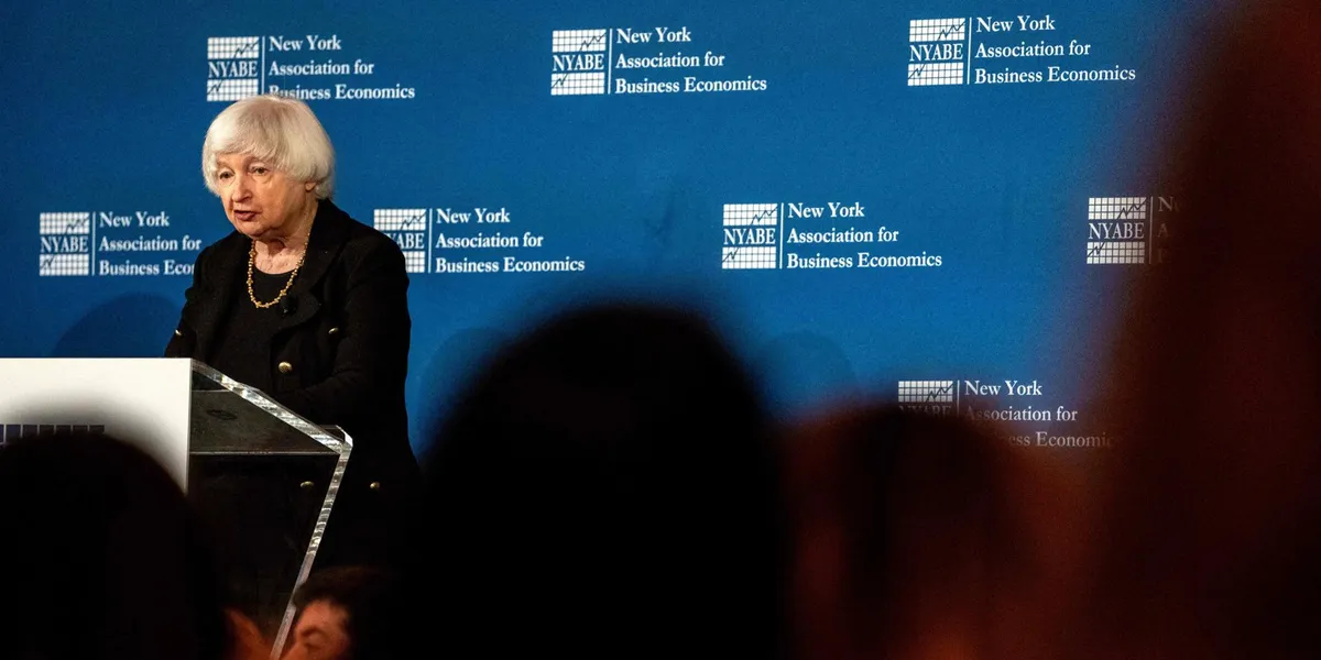 Tidligere Fed-sjefer refser etterforskning av Powell