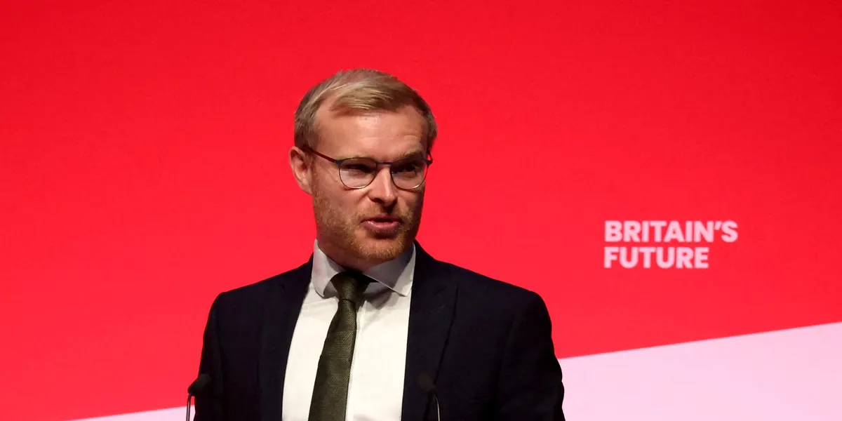 UK government backs training programme for Aberdeen oil workers