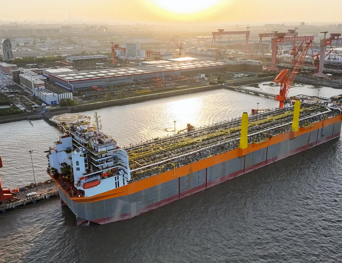 fab conqueror of the high seas プロモ FSO Africa” Floating storage offloading unit on static tow