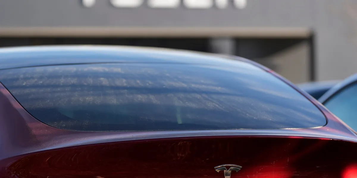 Tesla åpner rett ned på flate amerikanske børser