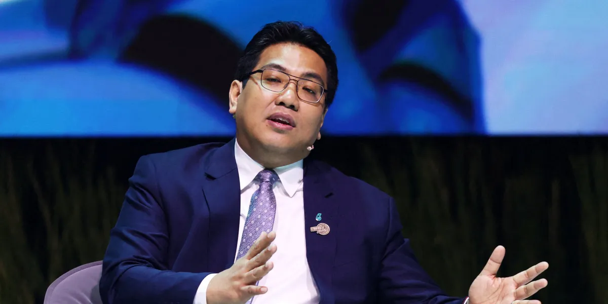 Singapore company leads rivals for Petronas FPSO contract