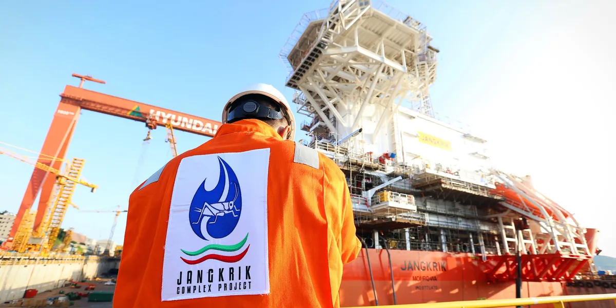 Eni hits the market with EPCI tender for giant gas project
