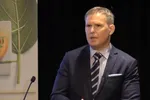 Konsernsjef Ivan Vindheim i Mowi, her fra en tidligere kvartalspresentasjon - med nøyaktig samme slips som ble brukt i dag.