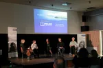 Under Sjømatpulsen på Havexpo disktuterte gjestene hvilke muligheter og utfordringer oppdrettsnæringen står overfor i jakten på miljøvennlig laksevekst. Fra venstre: debattansvarlig Kjersti Sandvik, Elisabeth Treines, veterinær i Akvafuture, Ragna Heggebø, global forsknings- og utviklingssjef i Grieg Seafood, Mads Martinsen, direktør for produktutvikling og bærekraft i Skretting Norge, og Rasmus Hansson, Stortingsrepresentant for Miljøpartiet de grønne.
