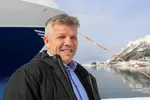 Alle venter på Bjørnar Skjæran, som skal fargelegge kysten i rødt, gult og grønt – om han bruker hele fargepaletten sin vel å merke.