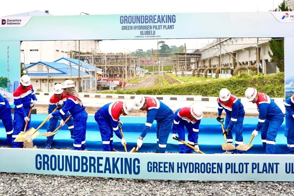 The ground-breaking ceremony marking the start of construction of the Ulubelu green hydrogen project in Indonesia.