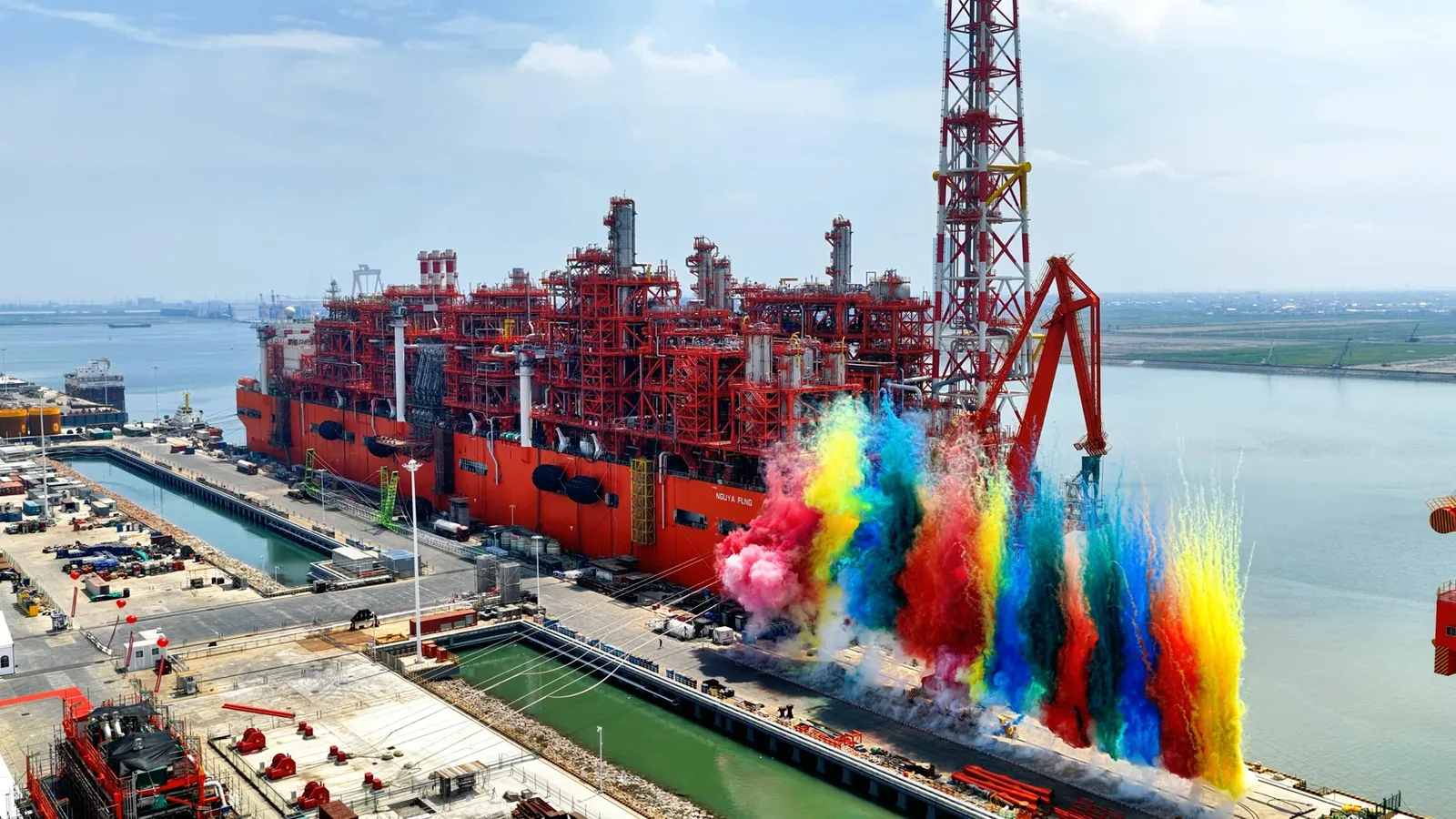 Onlayn porno qiz bir oqimda cums