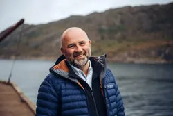 – Samarbeidsviljen på tvers av bransjen har jeg et positivt inntrykk av, men jeg ser også at det er et forbedringspotensial i det som går på generell prosjektledelse og oppfølging. Dette er ingen kritikk til dagens praksis i bransjen, men jeg ser et potensial for standardisering og effektivisering, sier daglig leder i Gigante Salmon, Helge E. W. Albertsen (52).