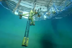 Model of Stinger Keel floating wind concept during wave tank trials